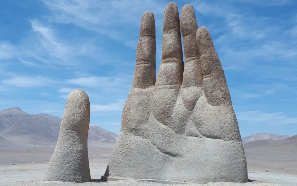 The hand of desert - outlandish places of the world
